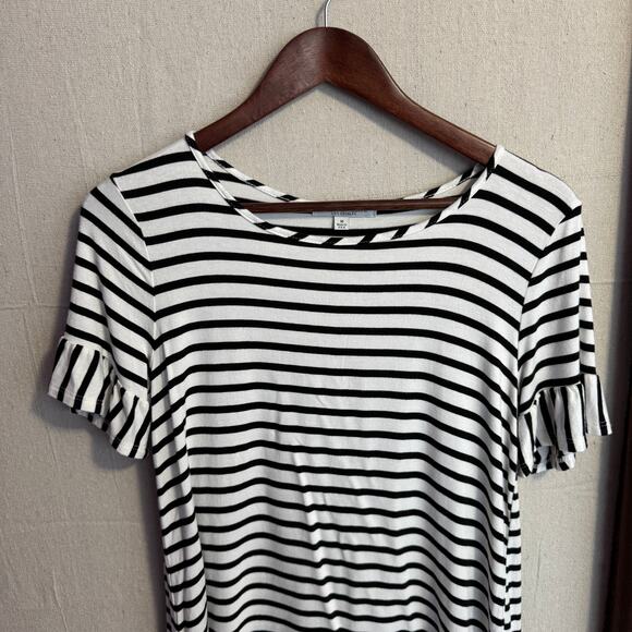 Green Envelope Top Size M Black White Striped Short Ruffle Sleeve Casual Tee - Picture 2 of 9